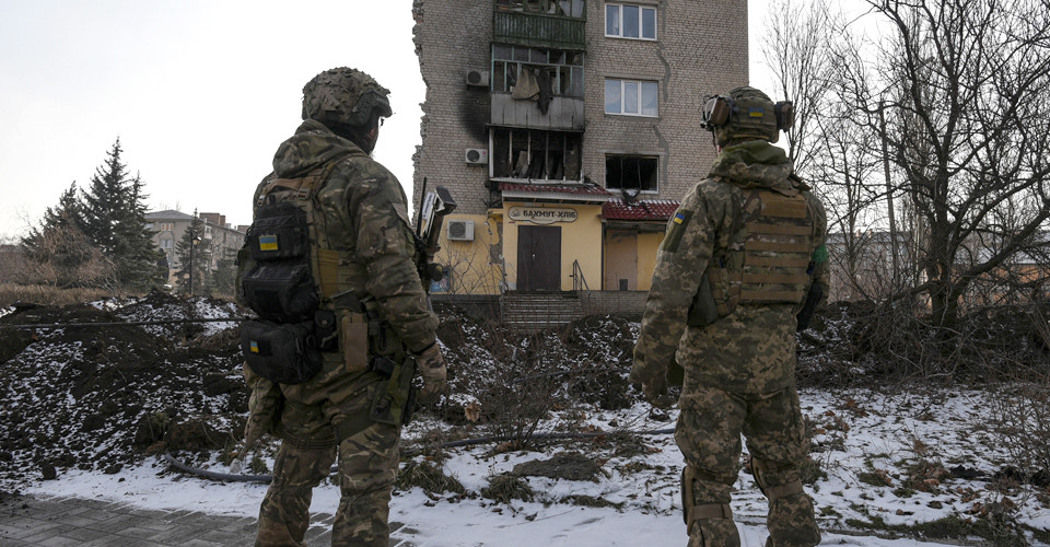 Ukraine’s Special Operations Forces Commander visits Bakhmut, says all ...