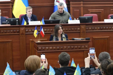 Анн Ідальго