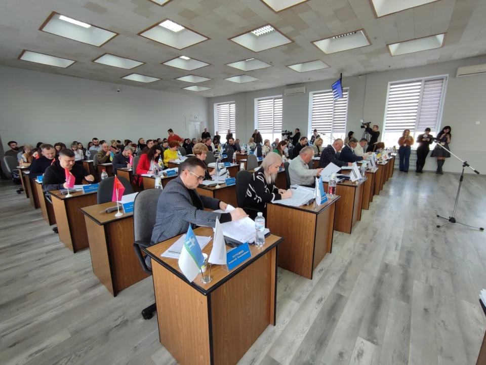 У міськраді Рівного зірвали сесію через виділення грошей на оборону