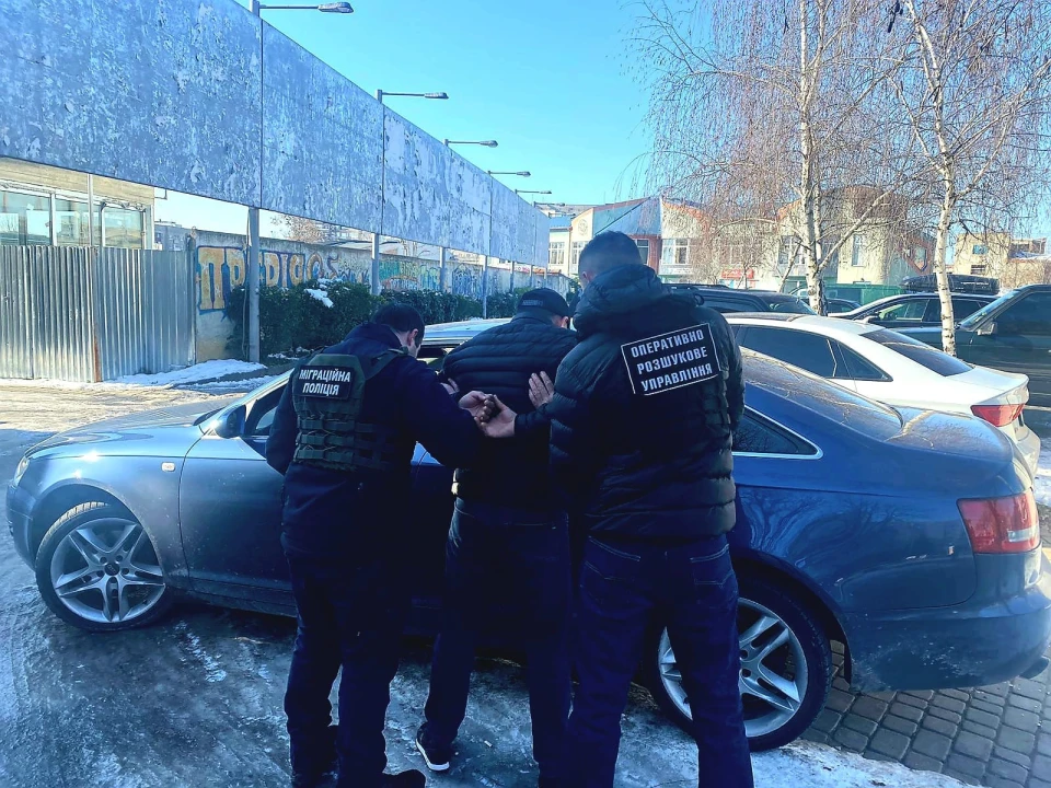 На Закарпатті затримали групу ухилянтів та шістьох організаторів каналу переправи в Угорщину