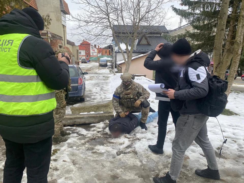На Волині затримали торговця зброєю