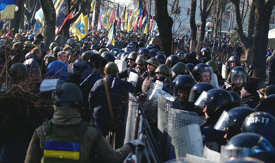 Майдан, Маріїнка, протистояння