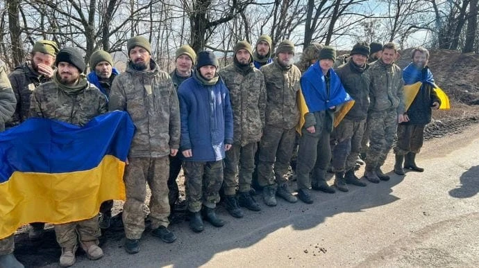 звільнені з російського полону військові