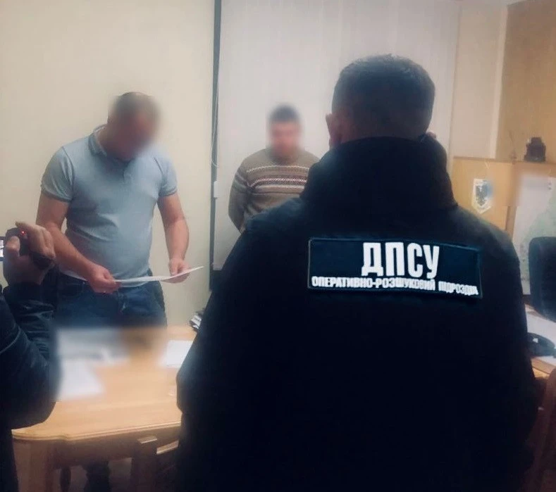 благодійники, канал переправи за кордон