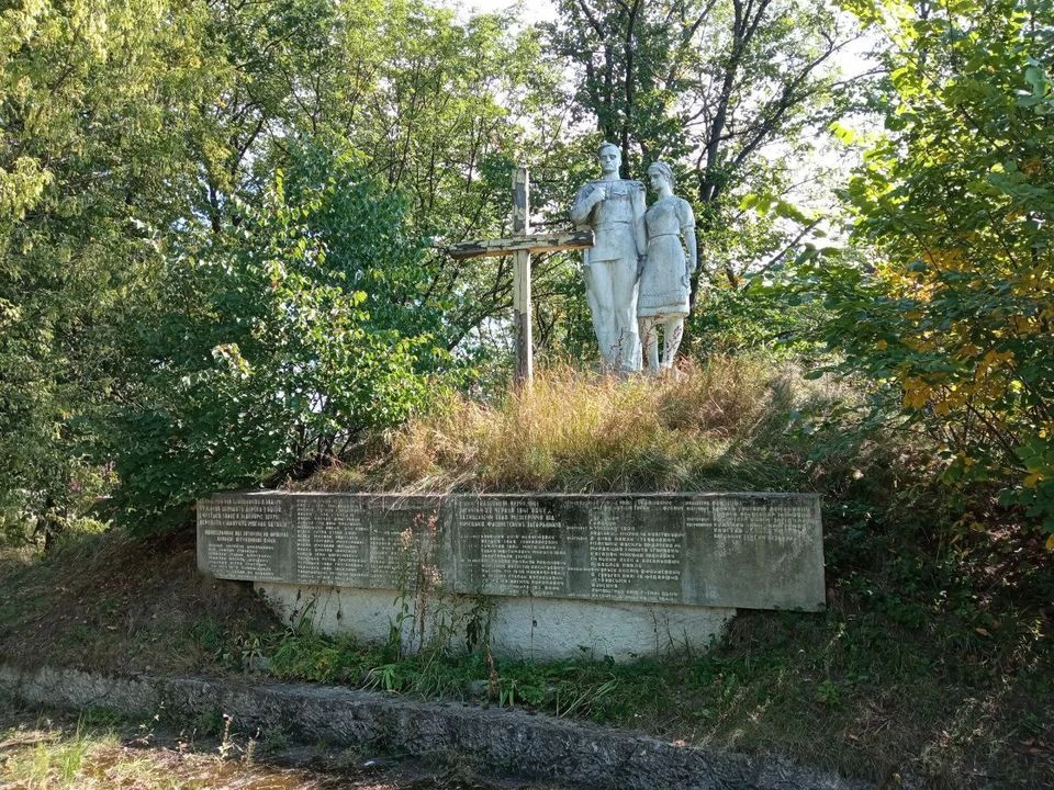 "Солдат з дівчиною"