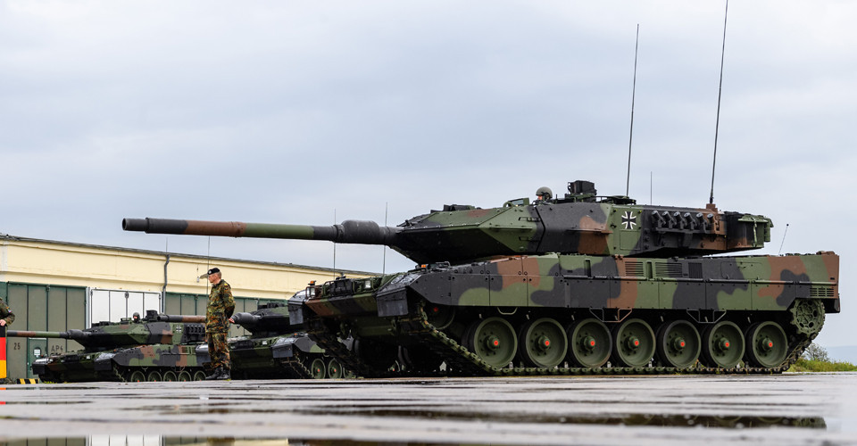 Number and types of Leopard tanks Ukraine will receive: analyzing