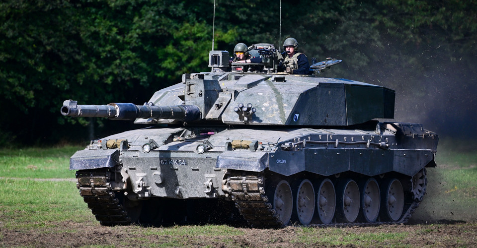 British Challenger 2 tanks arrive in Poland