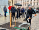 Тімоті Снайдер висадив дерево у центрі Львова