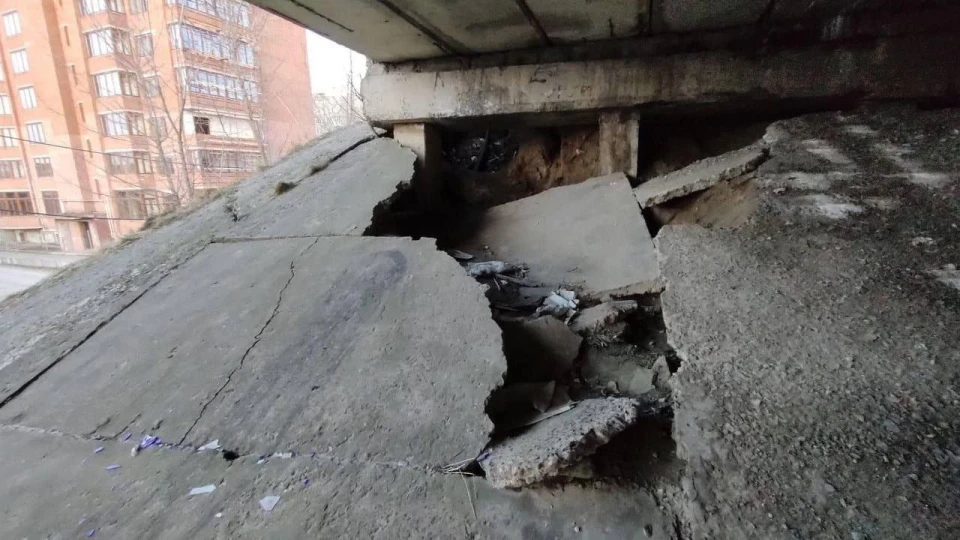 міст на Шевченка, Рясне