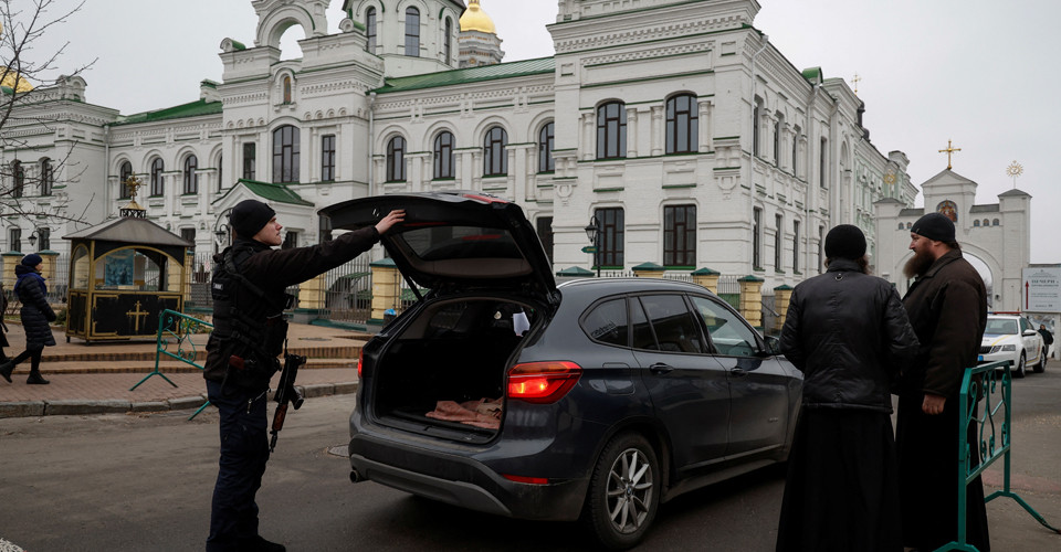Confrontations in Kyiv Lavra How Moscow Patriarchate is leaving the