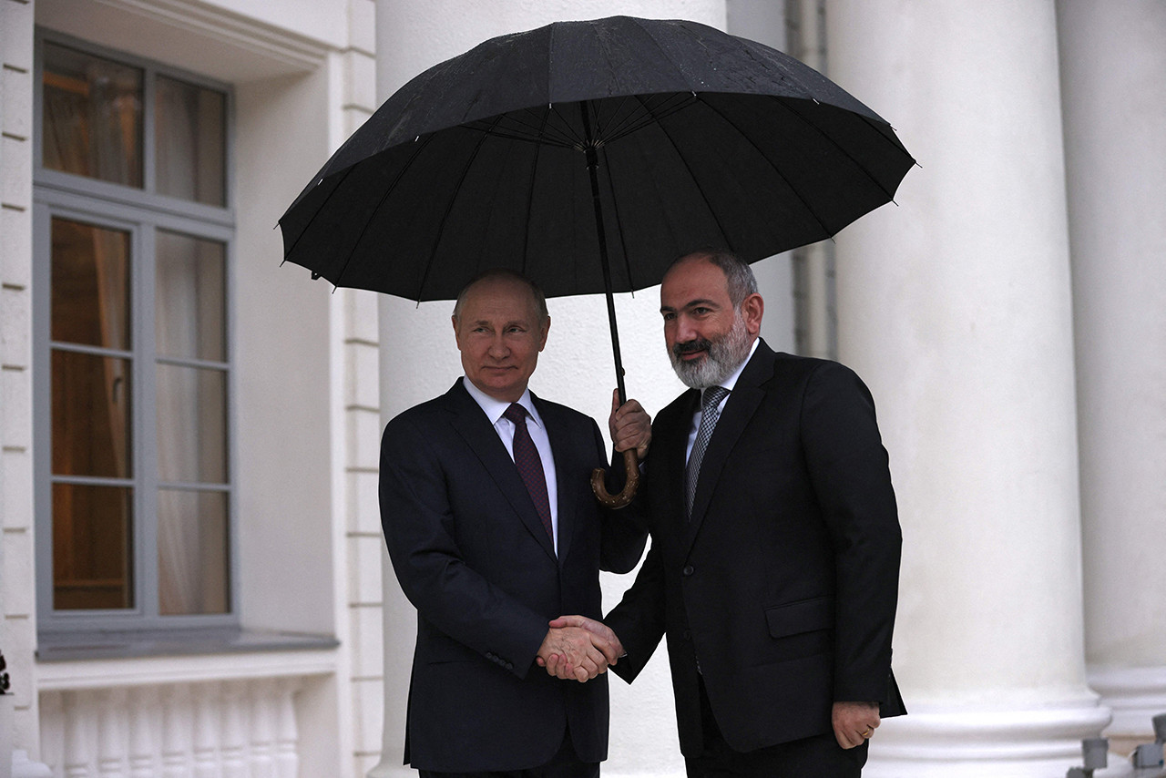 Володимир Путін та прем'єр-міністр Вірменії Нікола Пашинян