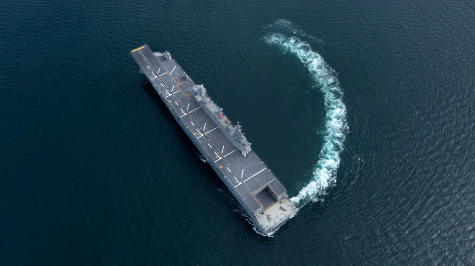 на фото: TCG Anadolu