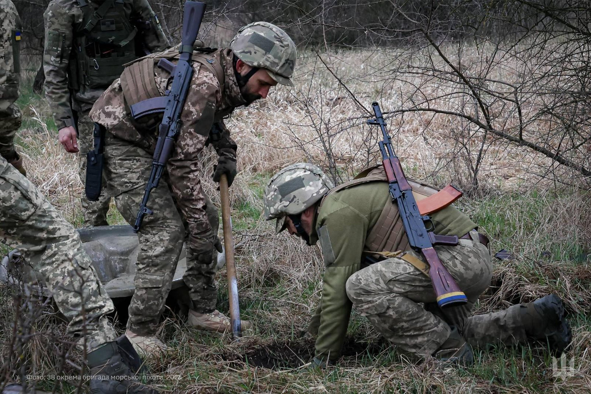 Ukrainian army secures several footholds on Dnipro River's left bank