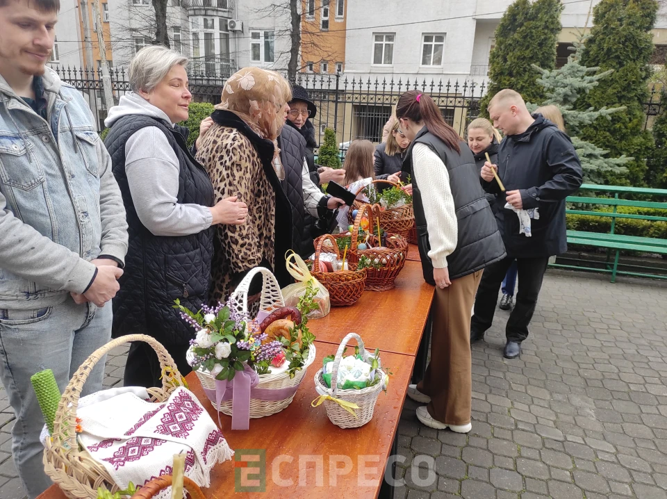 освячення великодніх кошиків