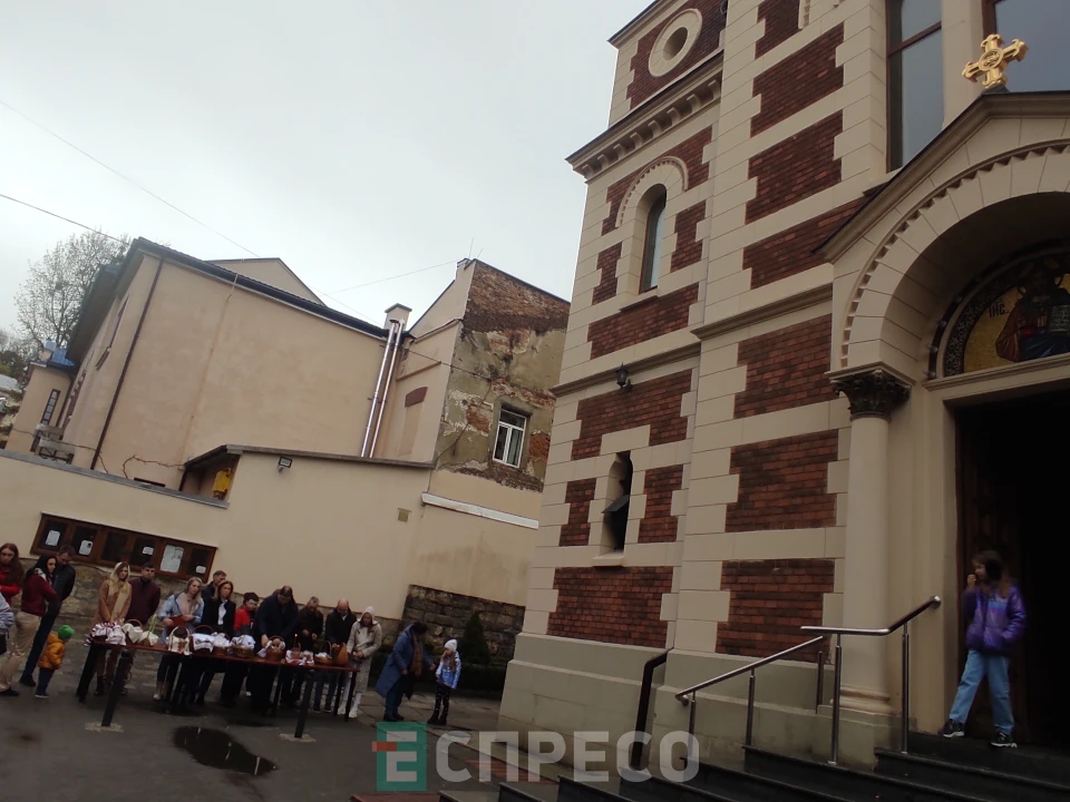 освячення великодніх кошиків