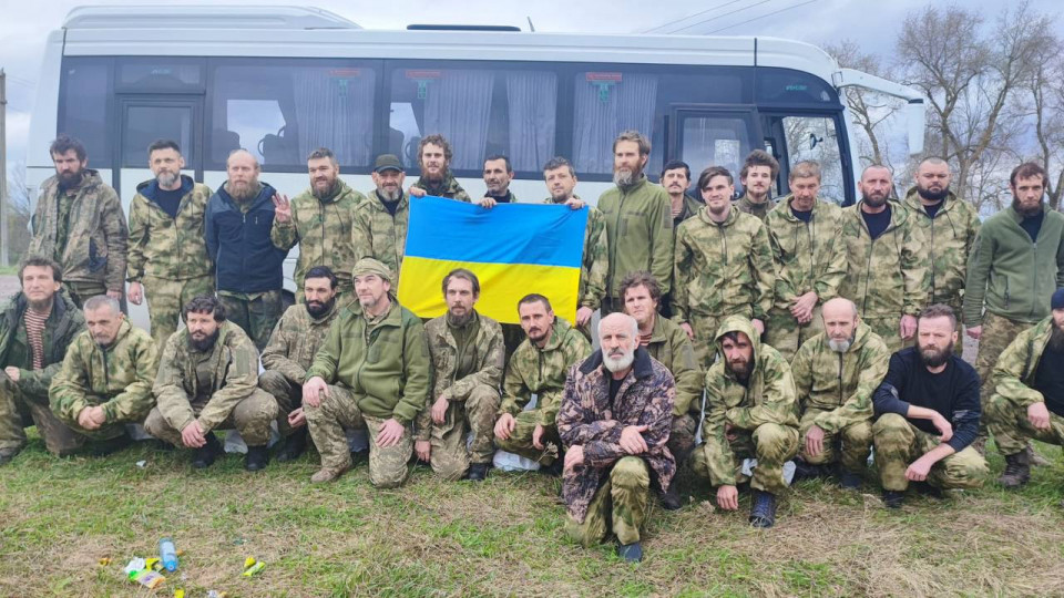 Україна повернула з полону 130 захисників у межах великоднього обміну
