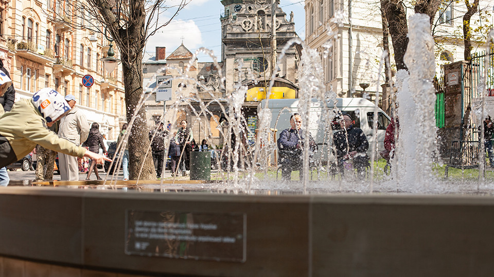 фонтан на площі Галицькій, Львів