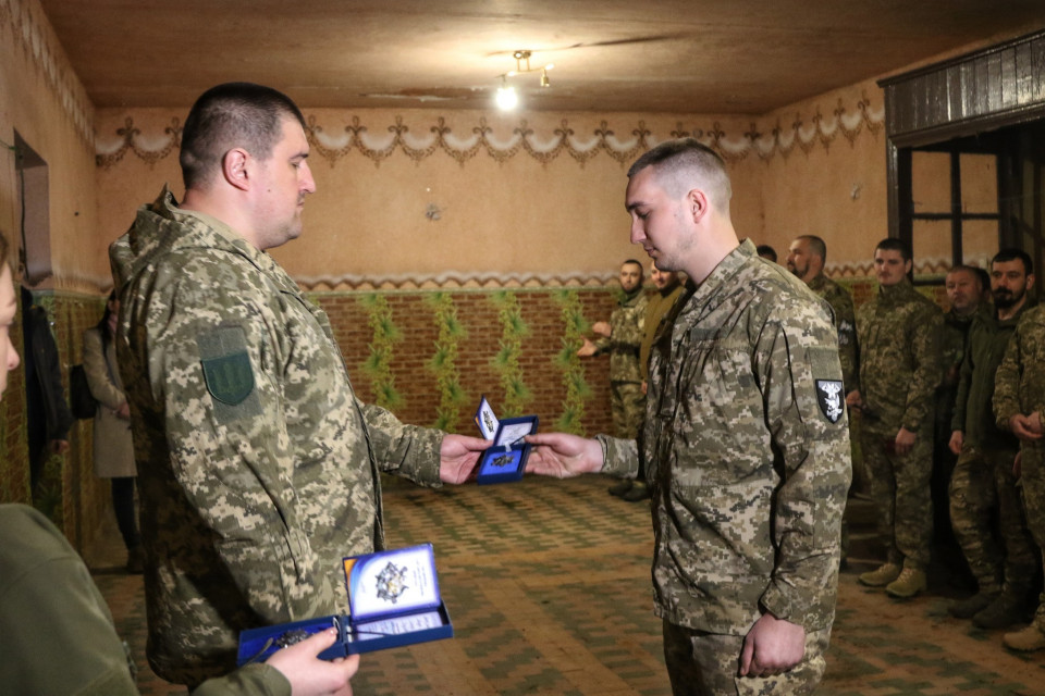 Бійцям 128-ї бригади вручили нагороди від президента України
