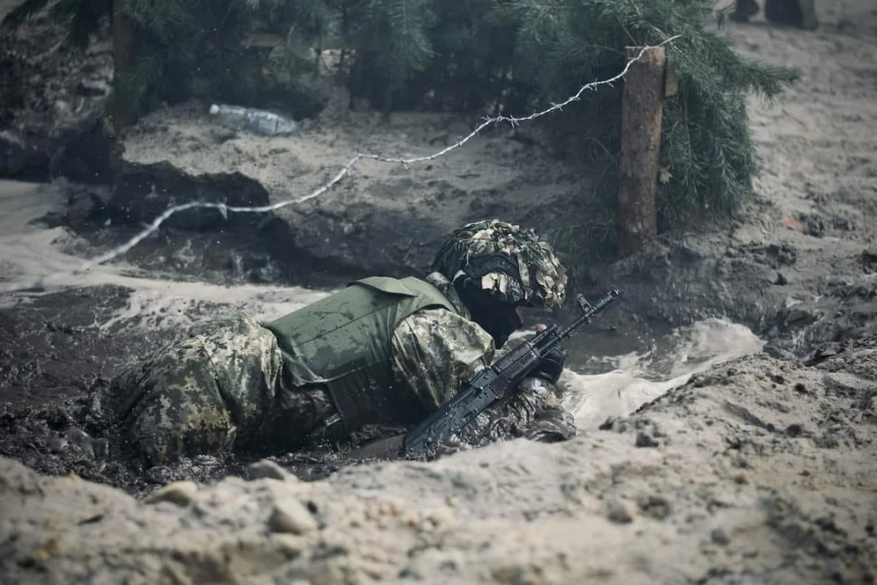 на фото: військовий