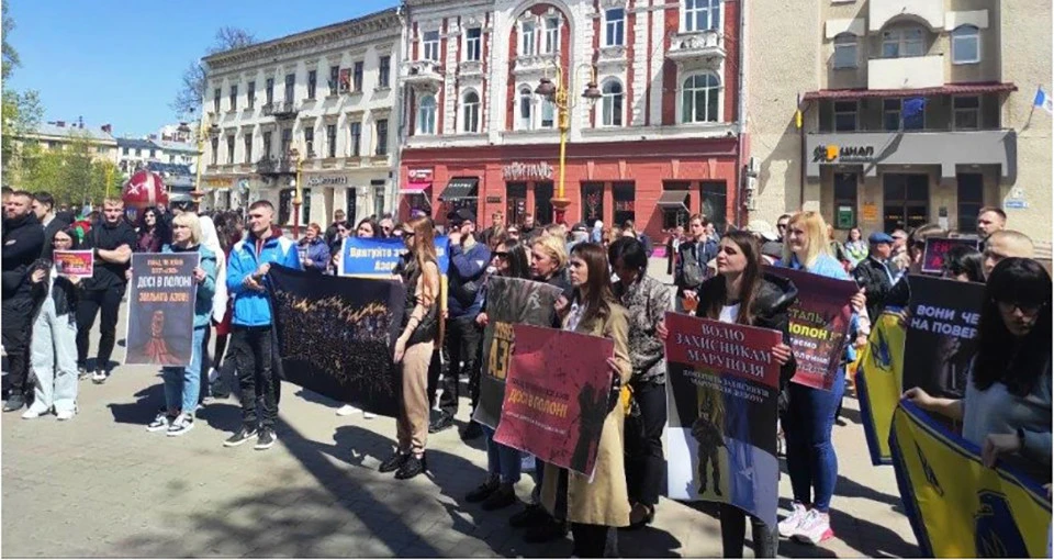 акція на підтримку захисників Азовсталі у Франківську