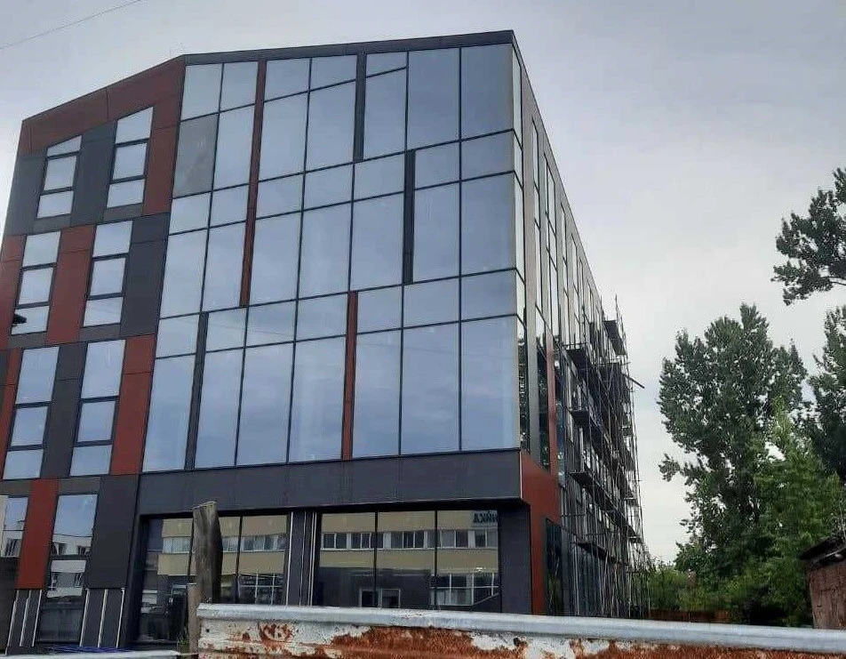 торговий центр на Промисловій