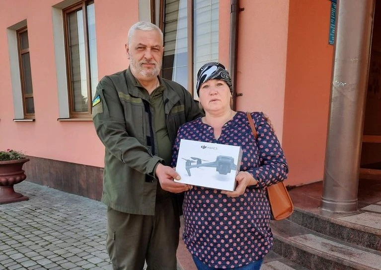 Матір загиблого бійця з Волині передала 100 тис. грн для ЗСУ