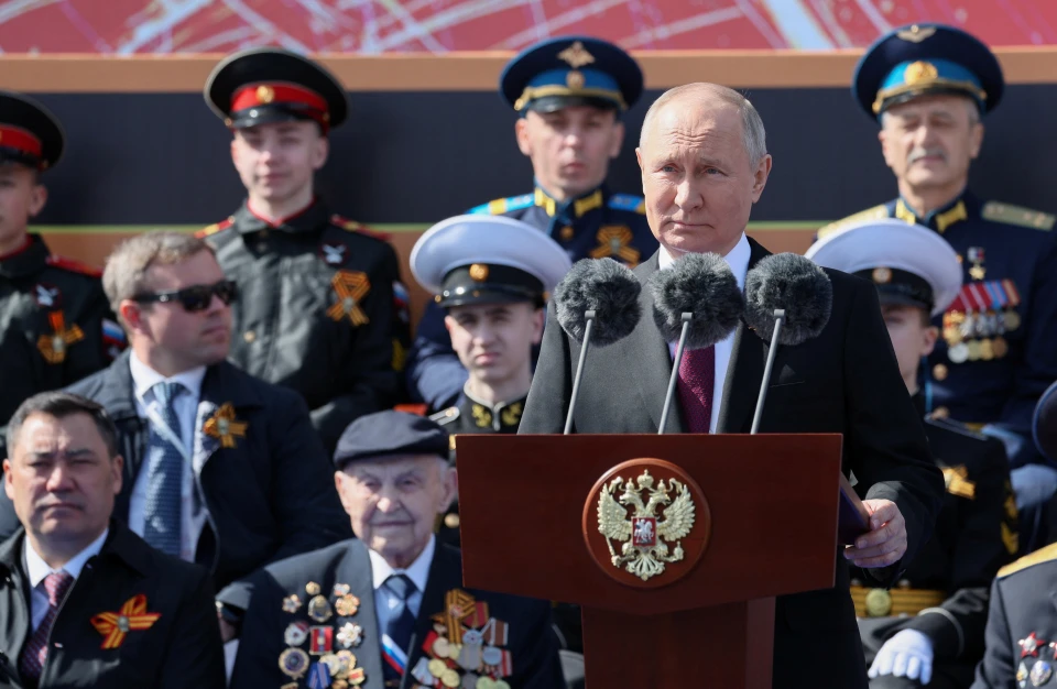 Володимир Путін на параді 9 травня