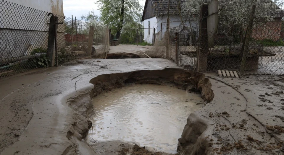 Провалля у Розвадові
