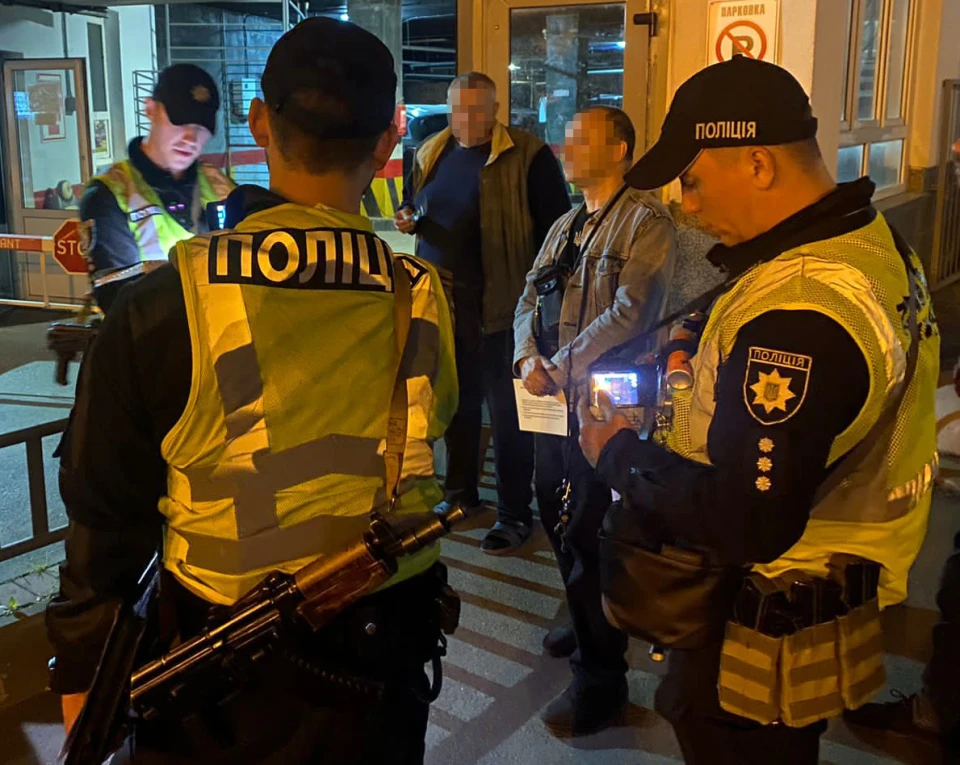 У співака Павліка вилучили спецперепустку після інциденту на Південному мосту