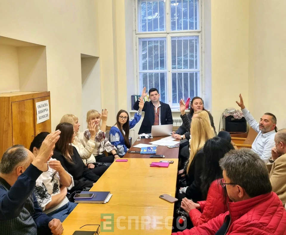 ТВК провела два засідання поспіль, але нових депутатів до Львівської облради не впустила