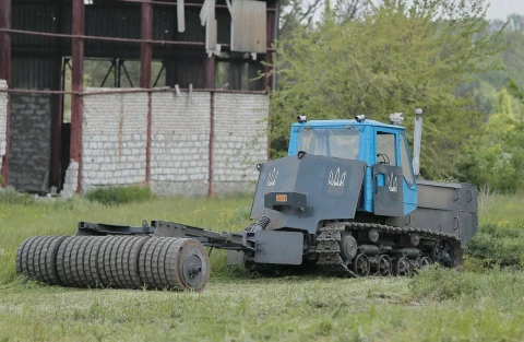На Харківщині створили ексклюзивну машину для розмінування
