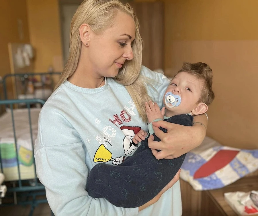 немовля без ануса