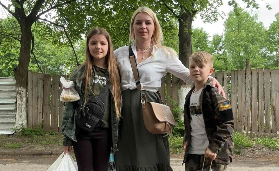 маленькі волонтерипровідують поранених бійців