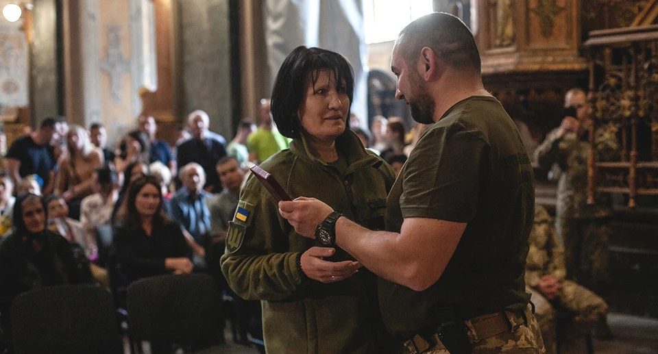 вручення Хреста Героя родинам загиблих воїнів 24-ки