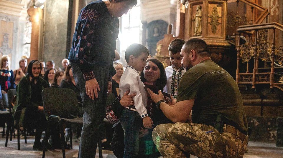 вручення Хреста Героя родинам загиблих воїнів 24-ки