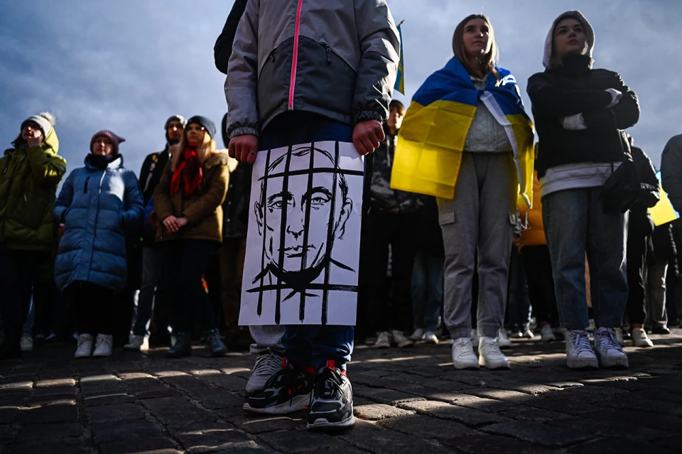 українці
