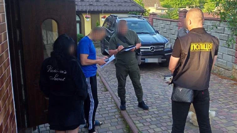 розкрадання коштів