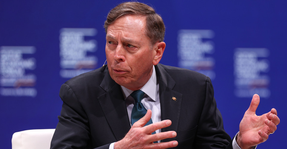 291852_David-Petraeus_gettyimages.jpg?id