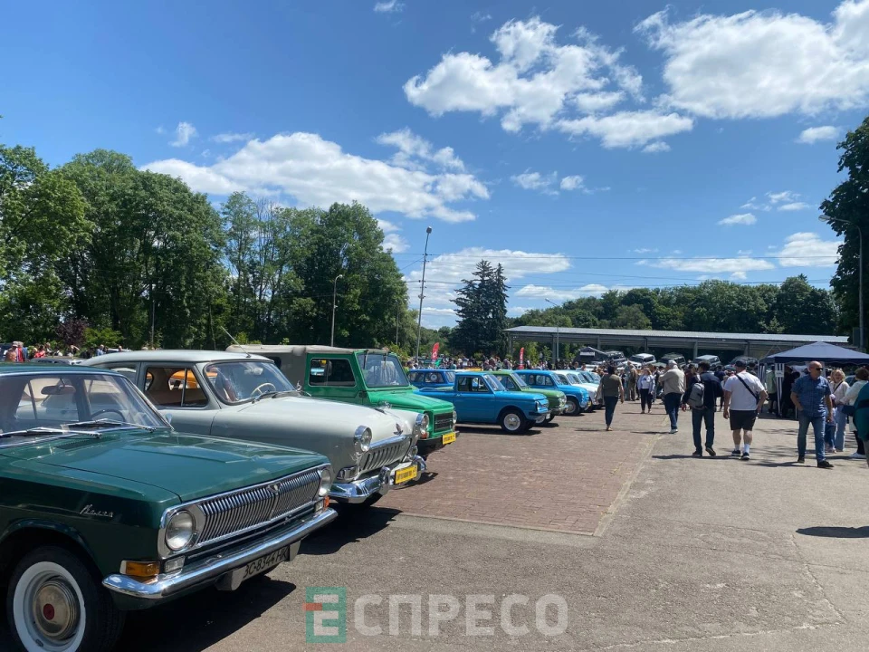 Фестиваль старожитніх автомобілів у Львові