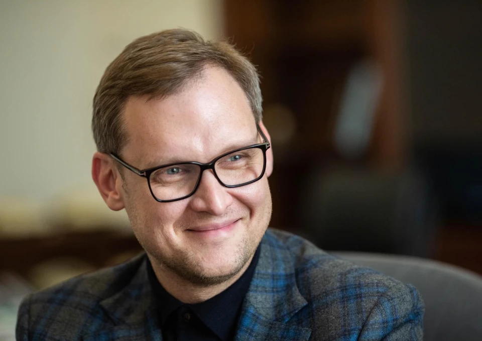 на фото Андрій Смирнов