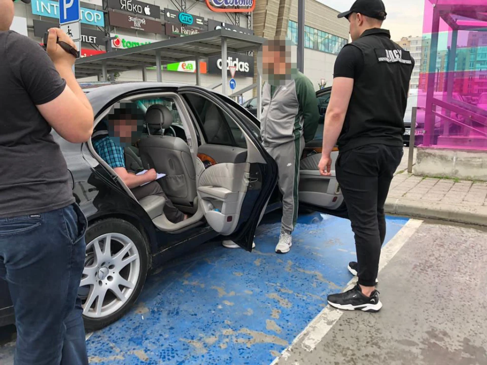 мешканця Львівщини підозрюють у переправленні ухилянтів за кордон