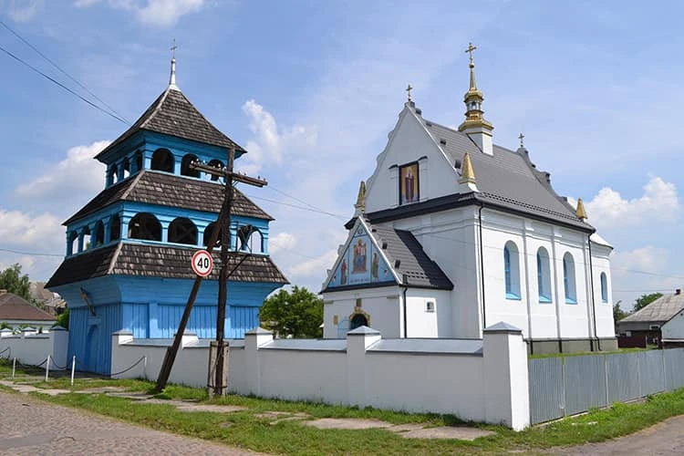 церква і дзвіниця, Волинь
