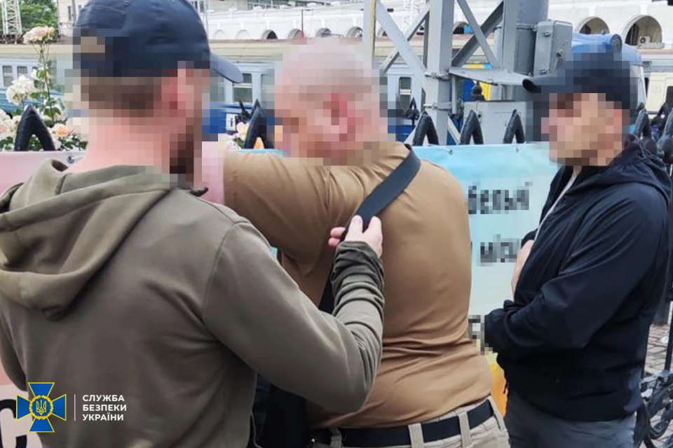 СБУ оголосила підозру двом одеситам, які поширювали фейки про Україну