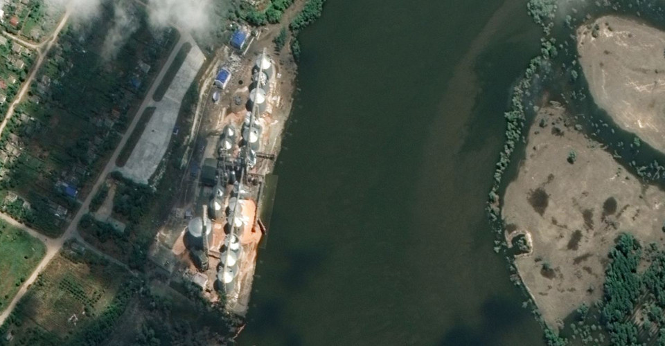 супутникові знімки зруйнованої Каховської ГЕС