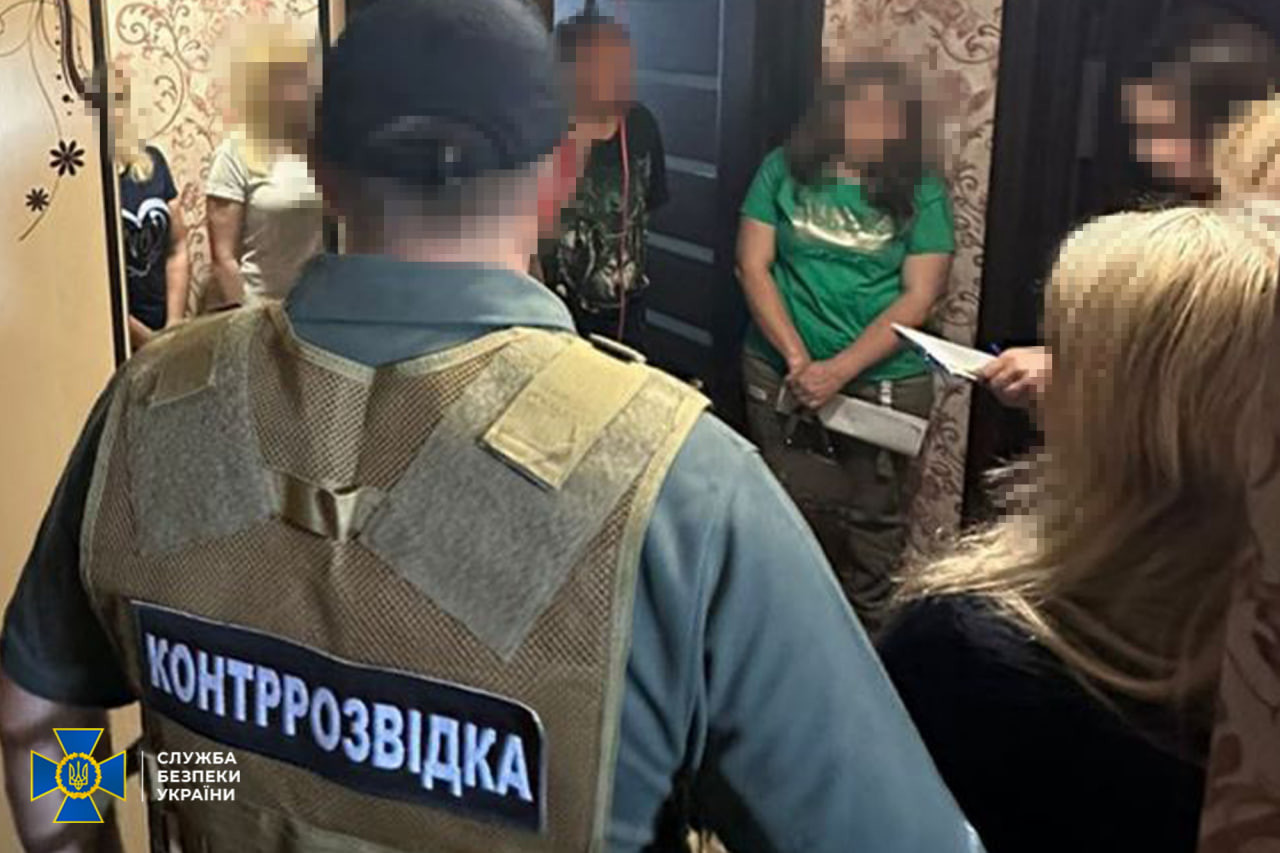 Жителька Глухова через свого родича в РФ розповідала ФСБ подробиці "прильотів"