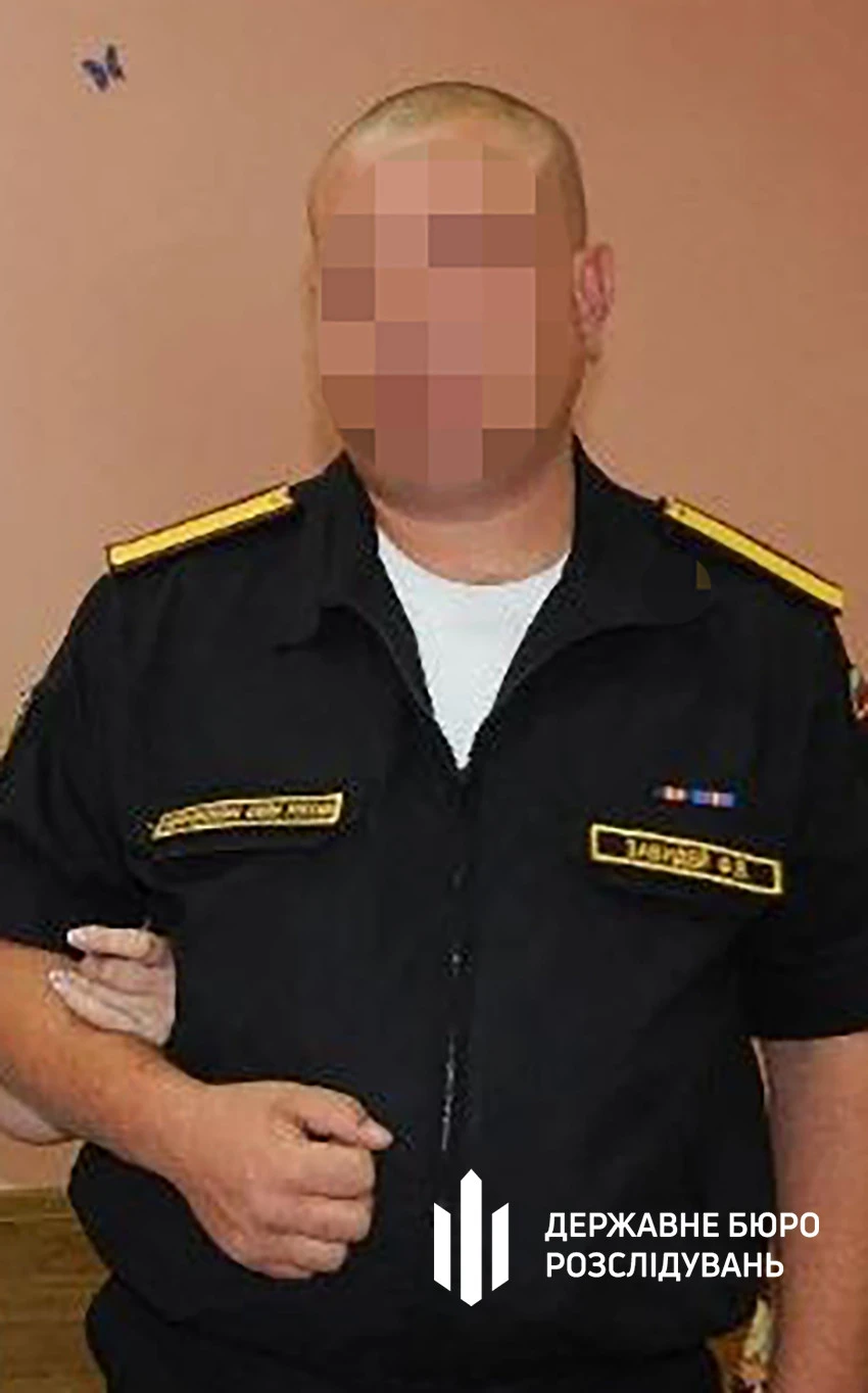 на фото: військовий дезертир, який зрадив Україну в Криму