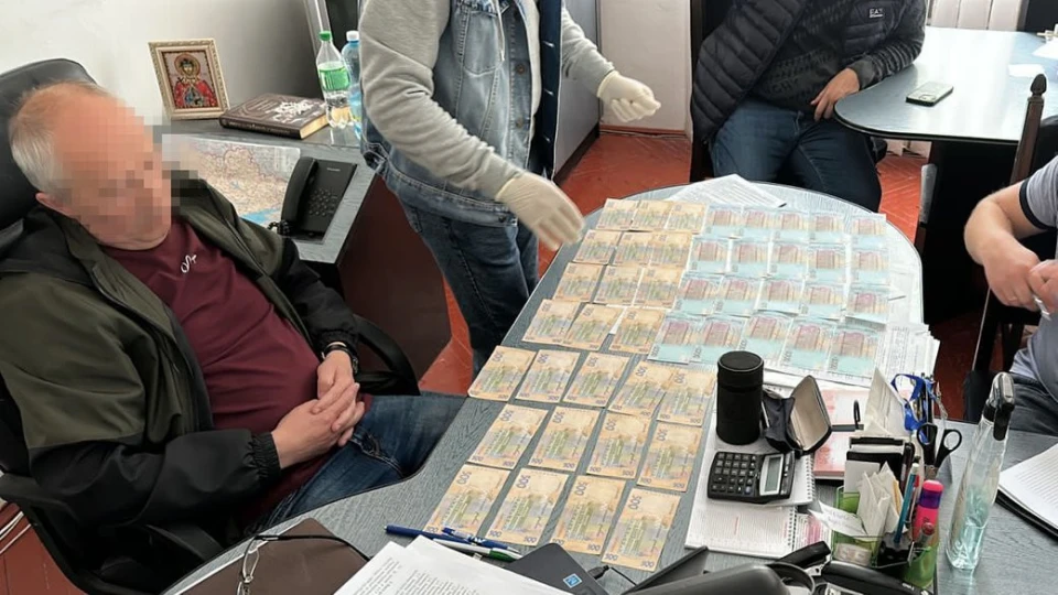 На Тернопільщині затримали директора коледжу на хабарі