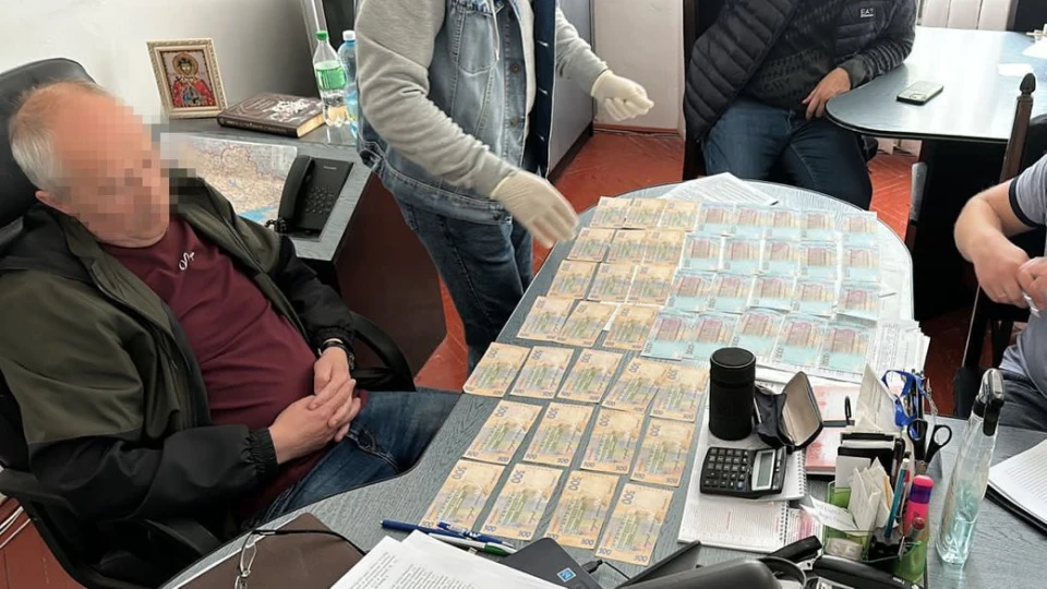 На Тернопільщині затримали директора коледжу на хабарі