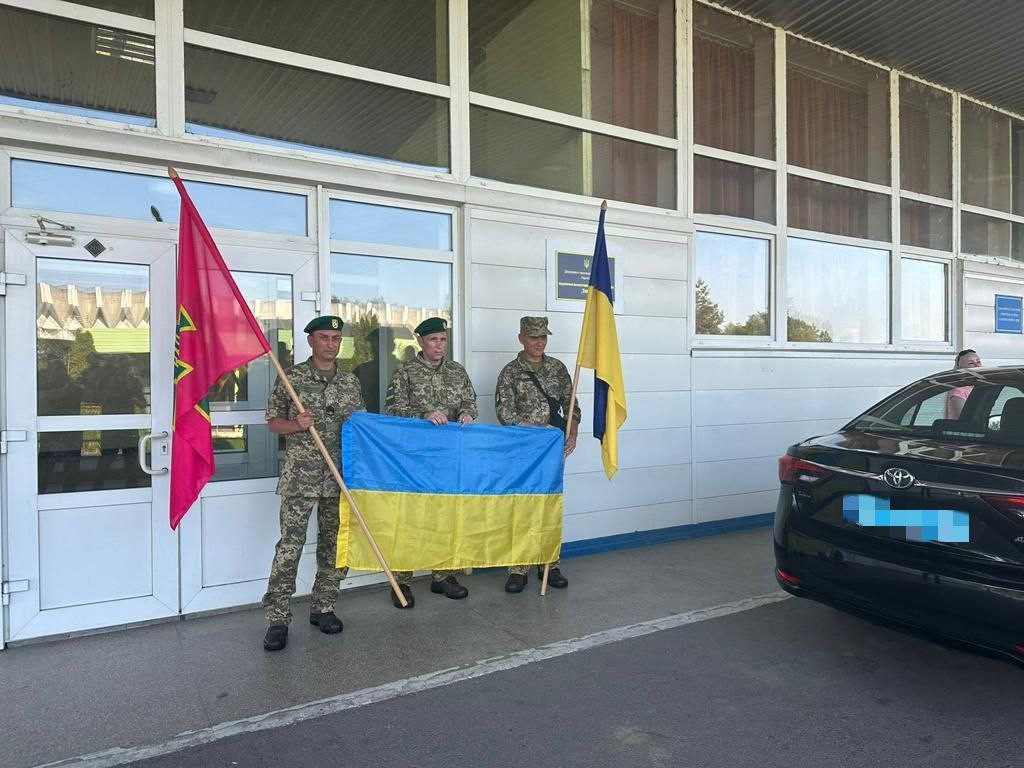 З Угорщини повернулись троє звільнених росією полонених