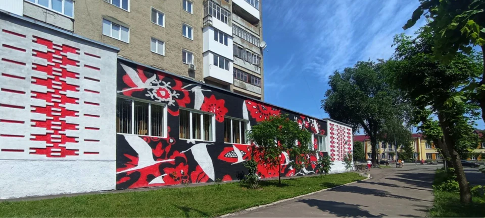15-метровий мурал з українським орнаментом